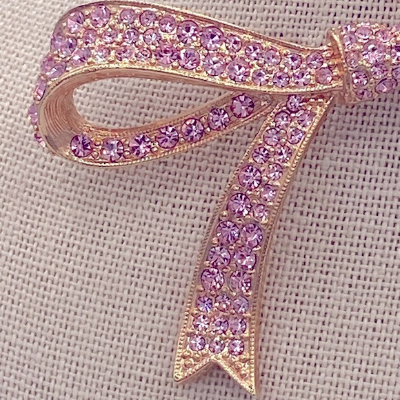 Vintage KJL Rose Gold Tone Pink Pave Rhinestone Bow Pin Brooch Cancer Awareness - Picture 2 of 11